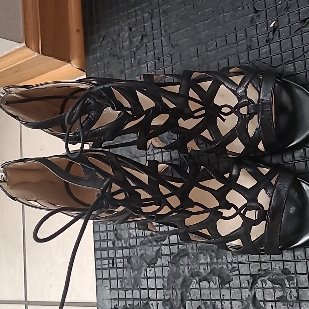Shoes - Picture 2 of 4